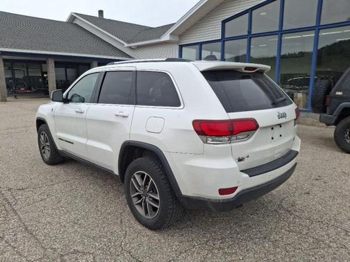 2020 Jeep Grand Cherokee Laredo