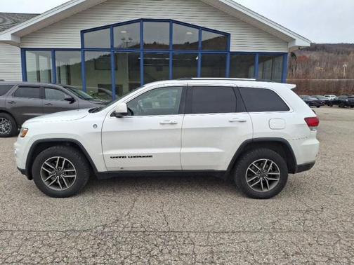 2020 Jeep Grand Cherokee Laredo
