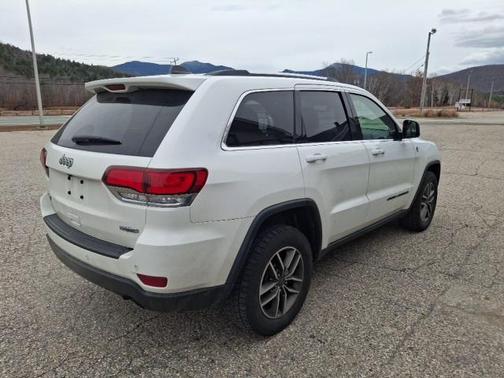 2020 Jeep Grand Cherokee Laredo