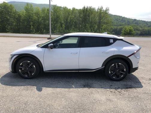 2025 Kia EV6 Wind
