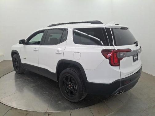 2023 GMC Acadia AWD AT4