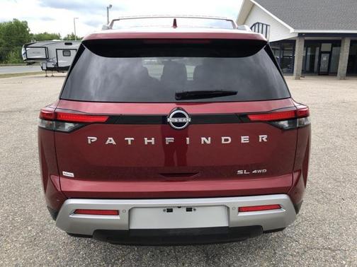 2024 Nissan Pathfinder SL 4WD
