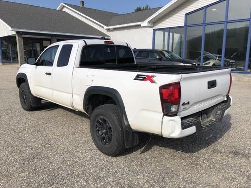2022 Toyota Tacoma SR