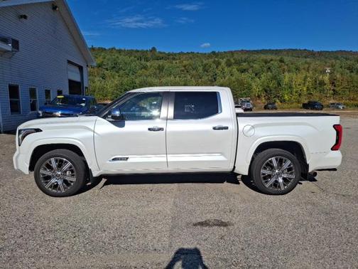 2024 Toyota Tundra Hybrid Capstone