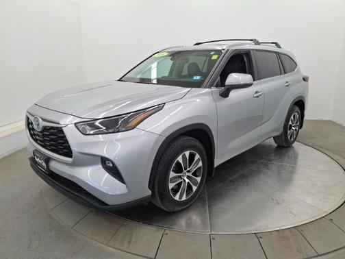 2023 Toyota Highlander Hybrid XLE