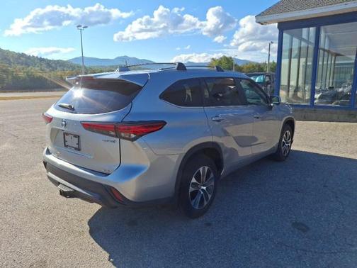 2023 Toyota Highlander Hybrid XLE