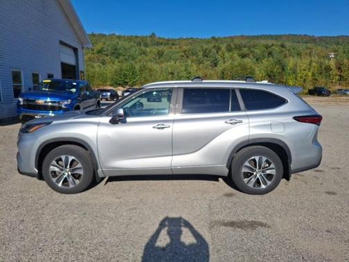 2023 Toyota Highlander Hybrid XLE