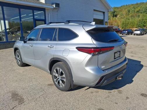 2023 Toyota Highlander Hybrid XLE