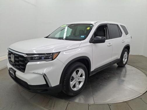 2023 Honda Pilot AWD LX