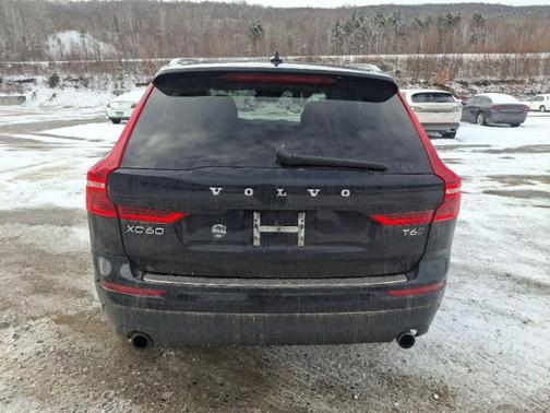 2021 Volvo XC60 T6 Momentum