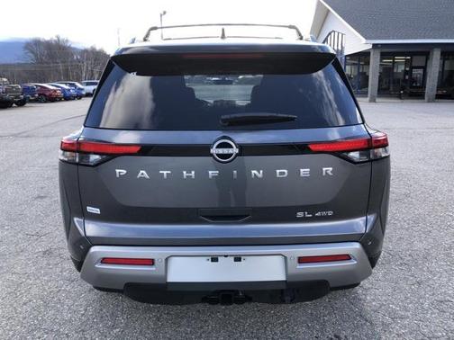 2025 Nissan Pathfinder SL 4WD