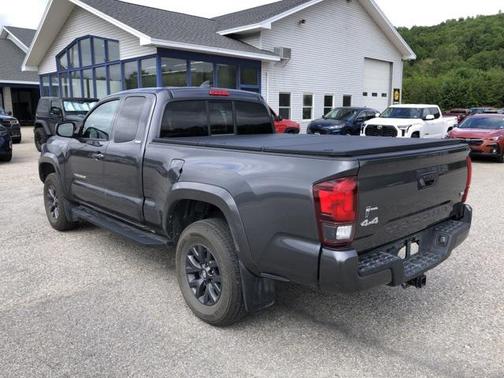 2022 Toyota Tacoma SR