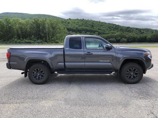 2022 Toyota Tacoma SR