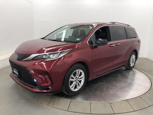 2022 Toyota Sienna XSE 7 Passenger