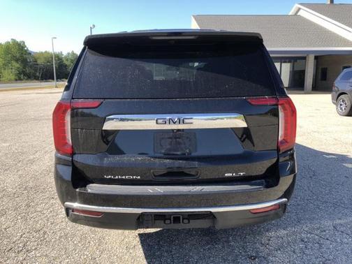 2023 GMC Yukon SLT