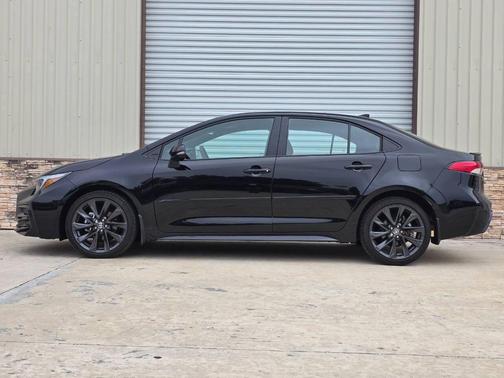 Midnight Black Metallic 2026 Toyota Corolla SE