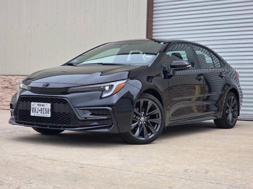 Midnight Black Metallic 2026 Toyota Corolla SE