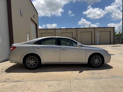 Silver 2009 Lexus ES 350 Base