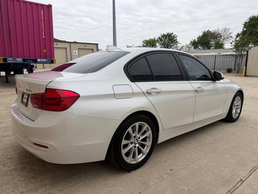 Alpine White 2018 BMW 320 i