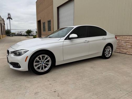 Alpine White 2018 BMW 320 i