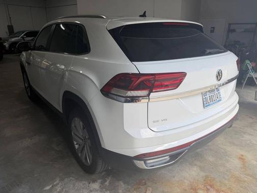 Pure White 2020 Volkswagen Atlas Cross Sport 3.6L V6 SE w/Technology