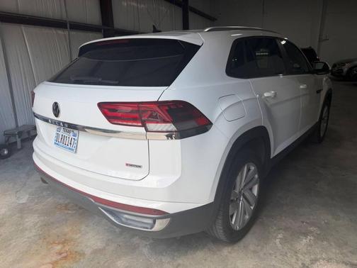Pure White 2020 Volkswagen Atlas Cross Sport 3.6L V6 SE w/Technology