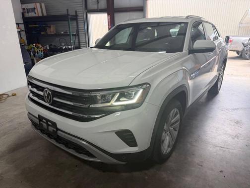 Pure White 2020 Volkswagen Atlas Cross Sport 3.6L V6 SE w/Technology