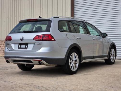 2017 Volkswagen Golf Alltrack TSI SE