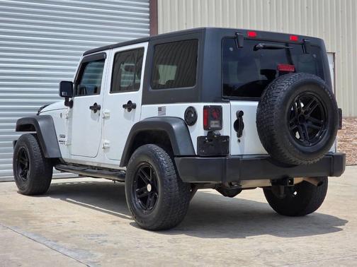 Bright White Clearcoat 2016 Jeep Wrangler Unlimited Sport