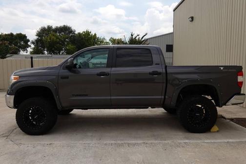 2017 Toyota Tundra SR5