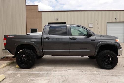 2017 Toyota Tundra SR5
