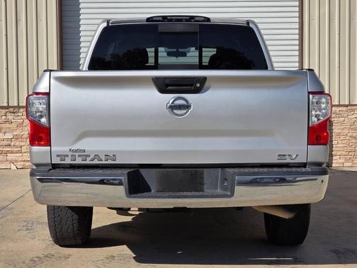 2017 Nissan Titan SV