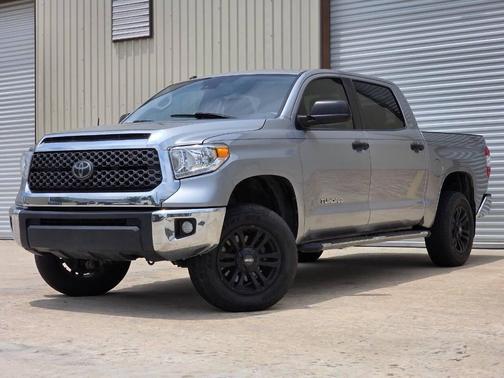 Silver Sky Metallic 2018 Toyota Tundra SR5
