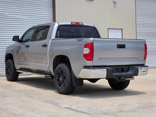 Silver Sky Metallic 2018 Toyota Tundra SR5