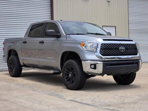 Silver Sky Metallic 2018 Toyota Tundra SR5