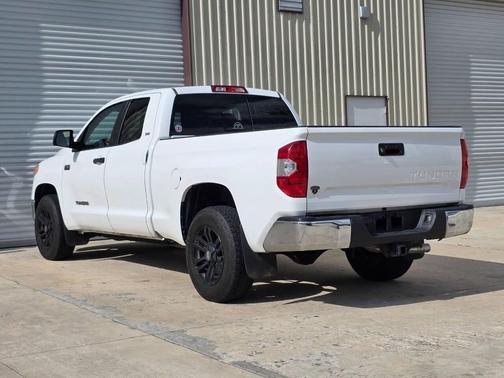Super White 2015 Toyota Tundra SR5