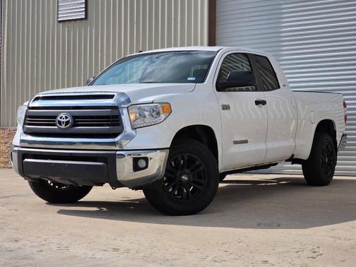 Super White 2015 Toyota Tundra SR5