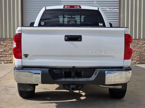 Super White 2015 Toyota Tundra SR5