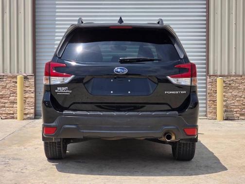 Crystal Black Silica 2019 Subaru Forester Limited