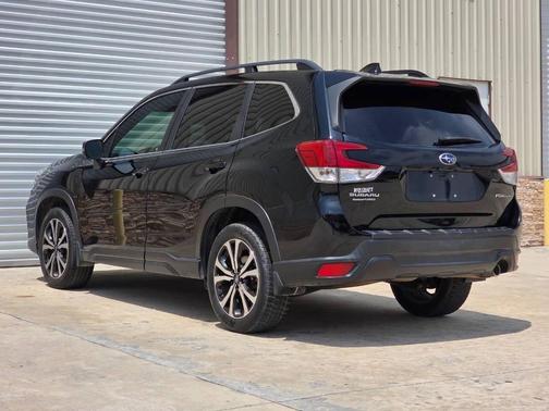 Crystal Black Silica 2019 Subaru Forester Limited
