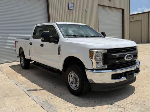 Oxford White 2019 Ford F-250 XL