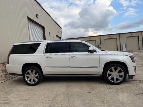 2018 Cadillac Escalade ESV Premium Luxury