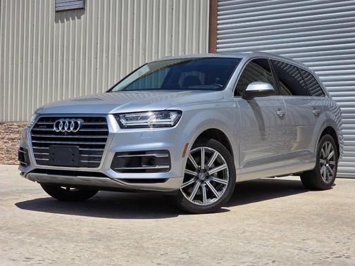 Florett Silver Metallic 2017 Audi Q7 3.0T Prestige