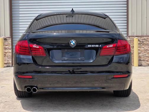 Black Sapphire Metallic 2016 BMW 528 528i 4dr Sedan