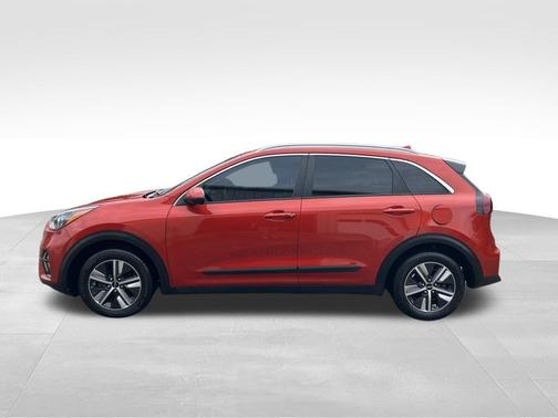 Solar Orange 2022 Kia Niro LXS