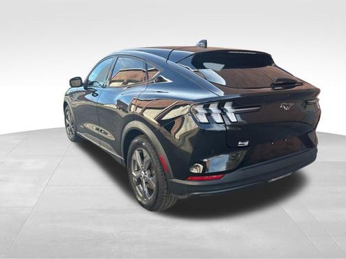 2022 Ford Mustang Mach-E Select