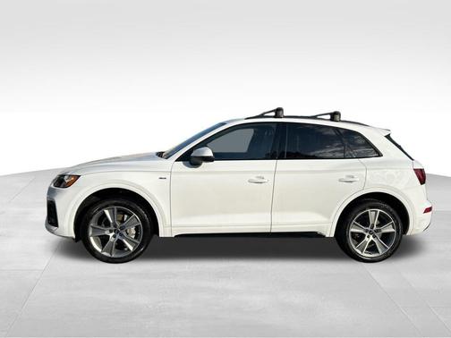 Arkona White 2025 Audi Q5 45 S line quattro Premium