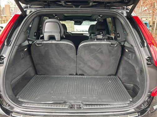 2018 Volvo XC90 T6 Momentum