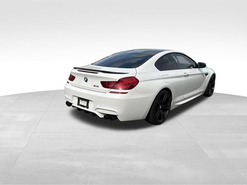 Alpine White 2017 BMW M6 Base