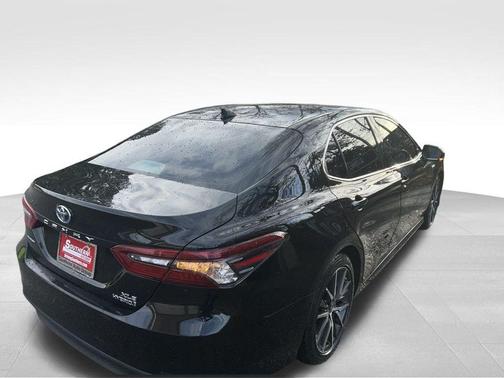 2021 Toyota Camry Hybrid XLE